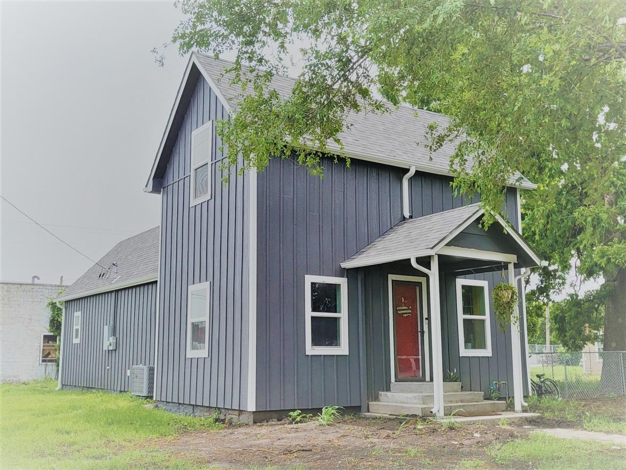 For Sale: 602  Manning St, Winfield KS
