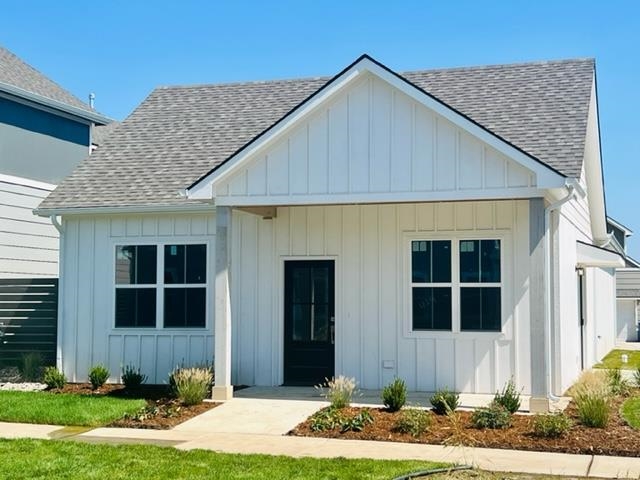 Photo of 429 E Douglas Ave in Andover, KS