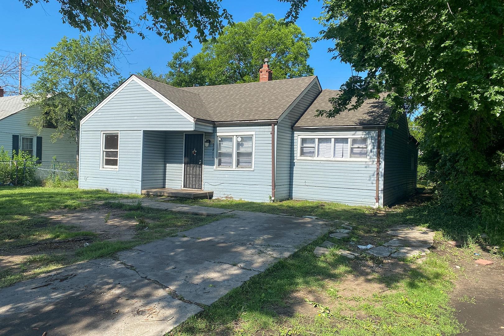 3+ bedroom, 1-bathroom home near Wichita State University! The exterior of this home offers a chain-