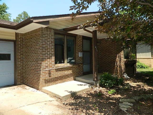 Photo of 814 E 11th in Winfield, KS
