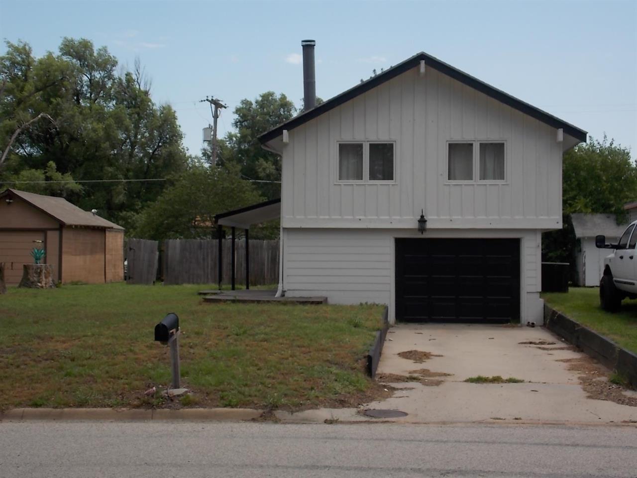For Sale: 1426 N Orchard Ave, Hutchinson KS