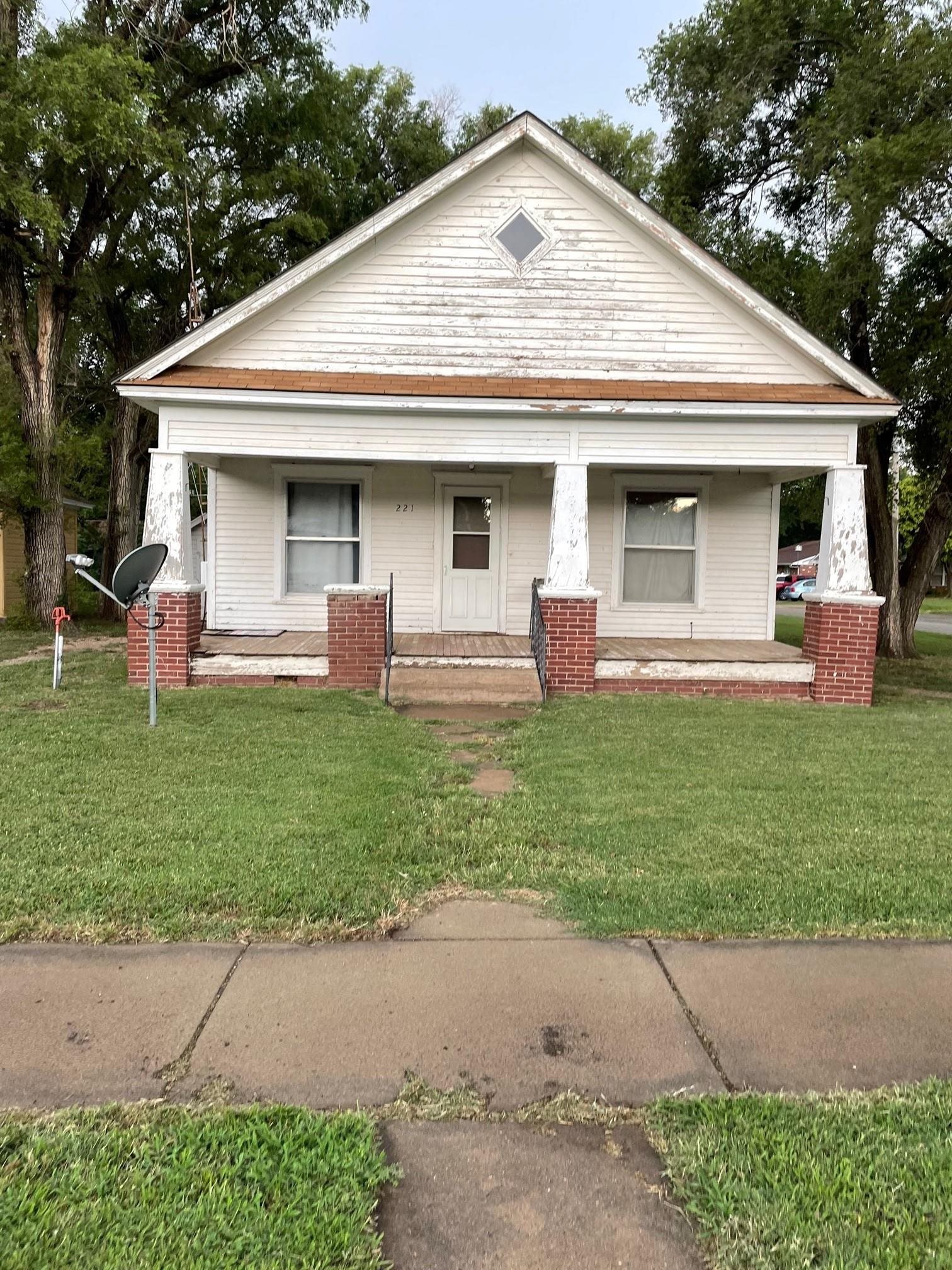 Photo of 221 N Main St in Argonia, KS