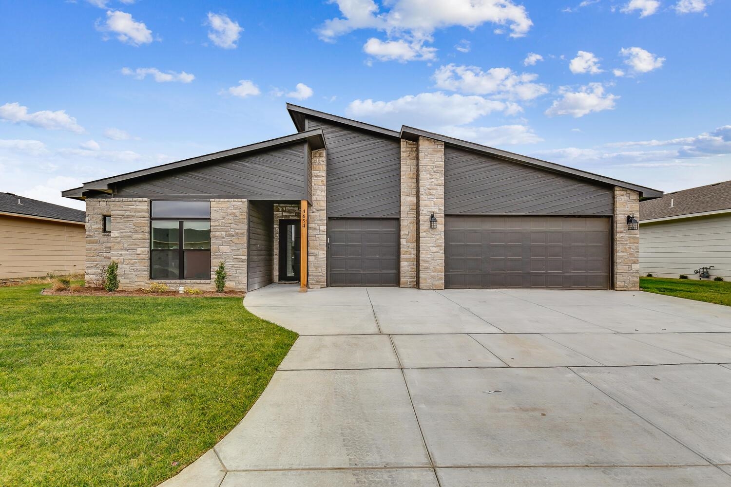 Photo of 4654 W Emerald Bay St in Wichita, KS