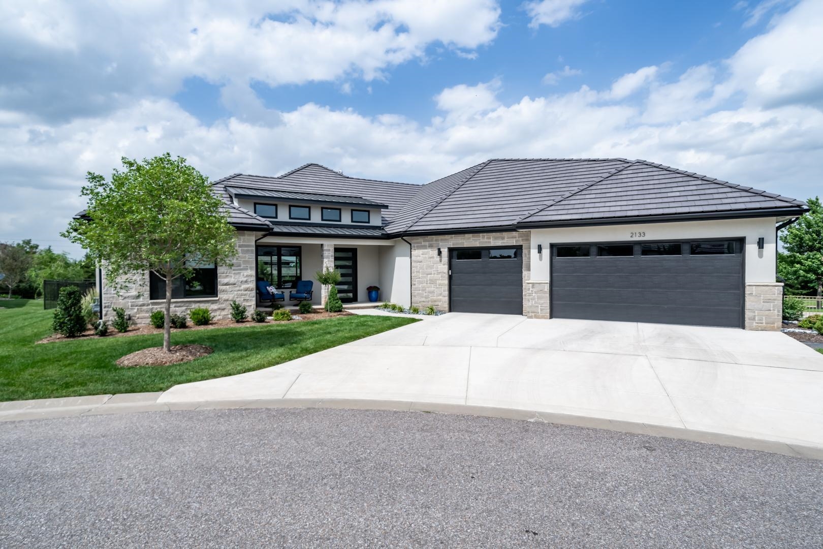 Exceptional, nearly brand new patio home in Oak Creek! Custom built in 2021 this stunning home offer