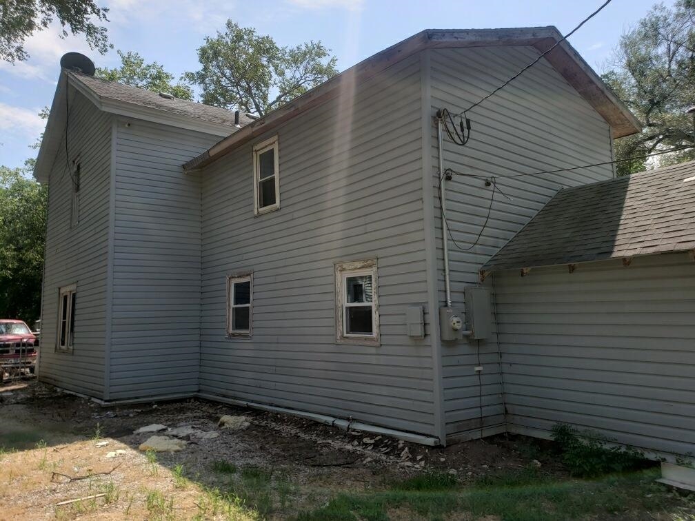 For Sale: 904 E 5TH AVE, Winfield KS