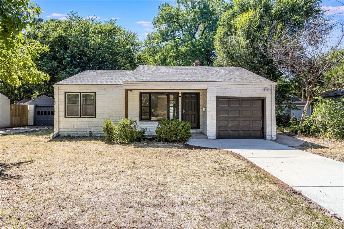 Freshly Remodeled home adjacent to College Hill. This home boasts a large open kitchen with lots of 