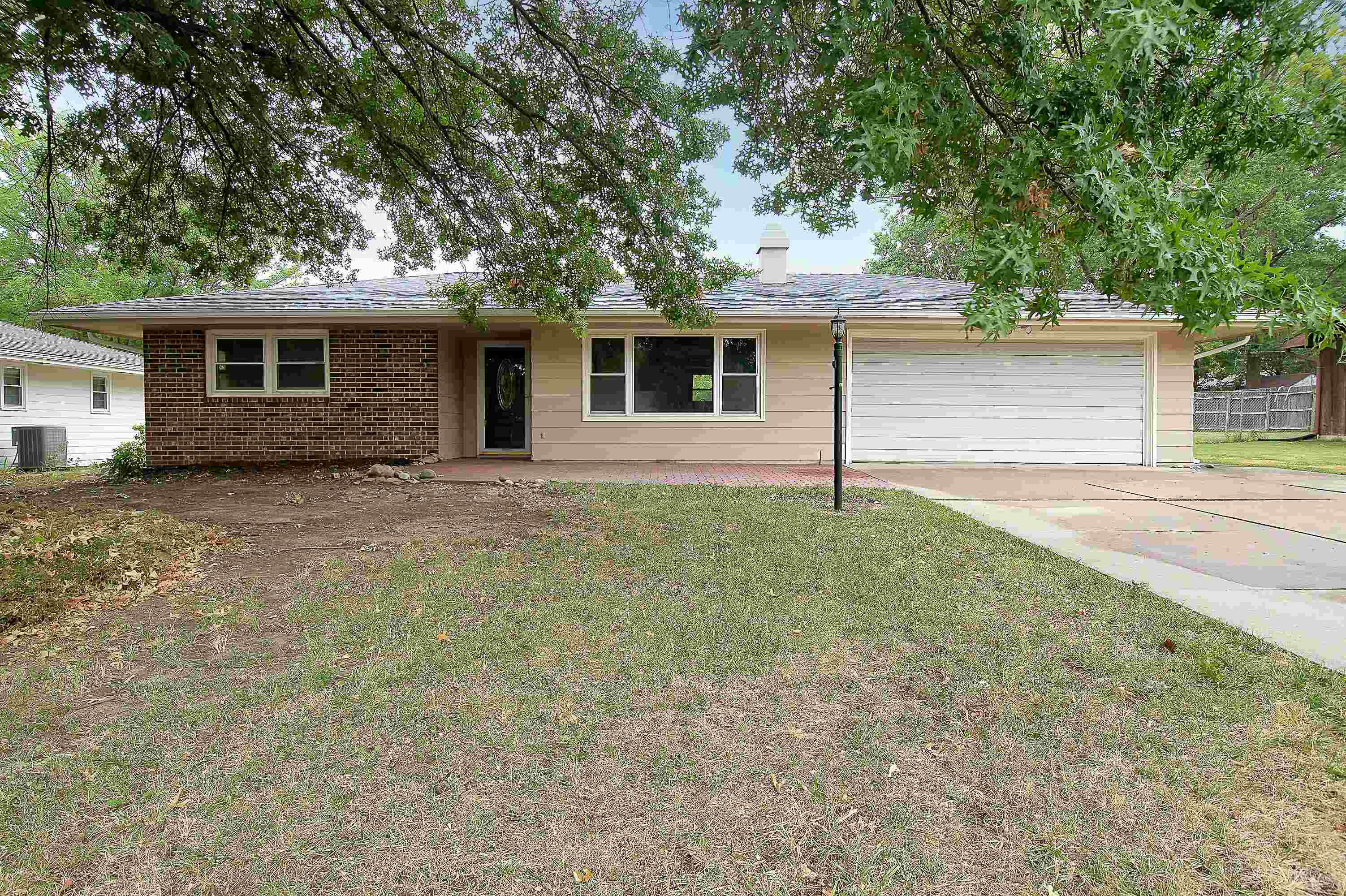 1265 Thompson St, Emporia, KS 66801