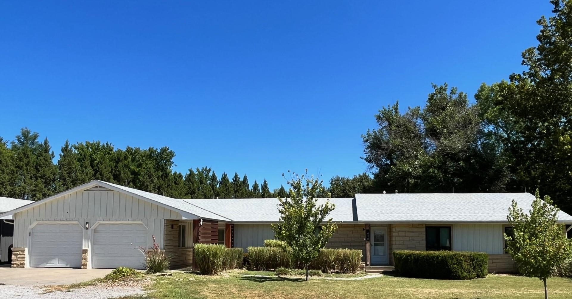 Photo of 626 Park Ln in Moundridge, KS