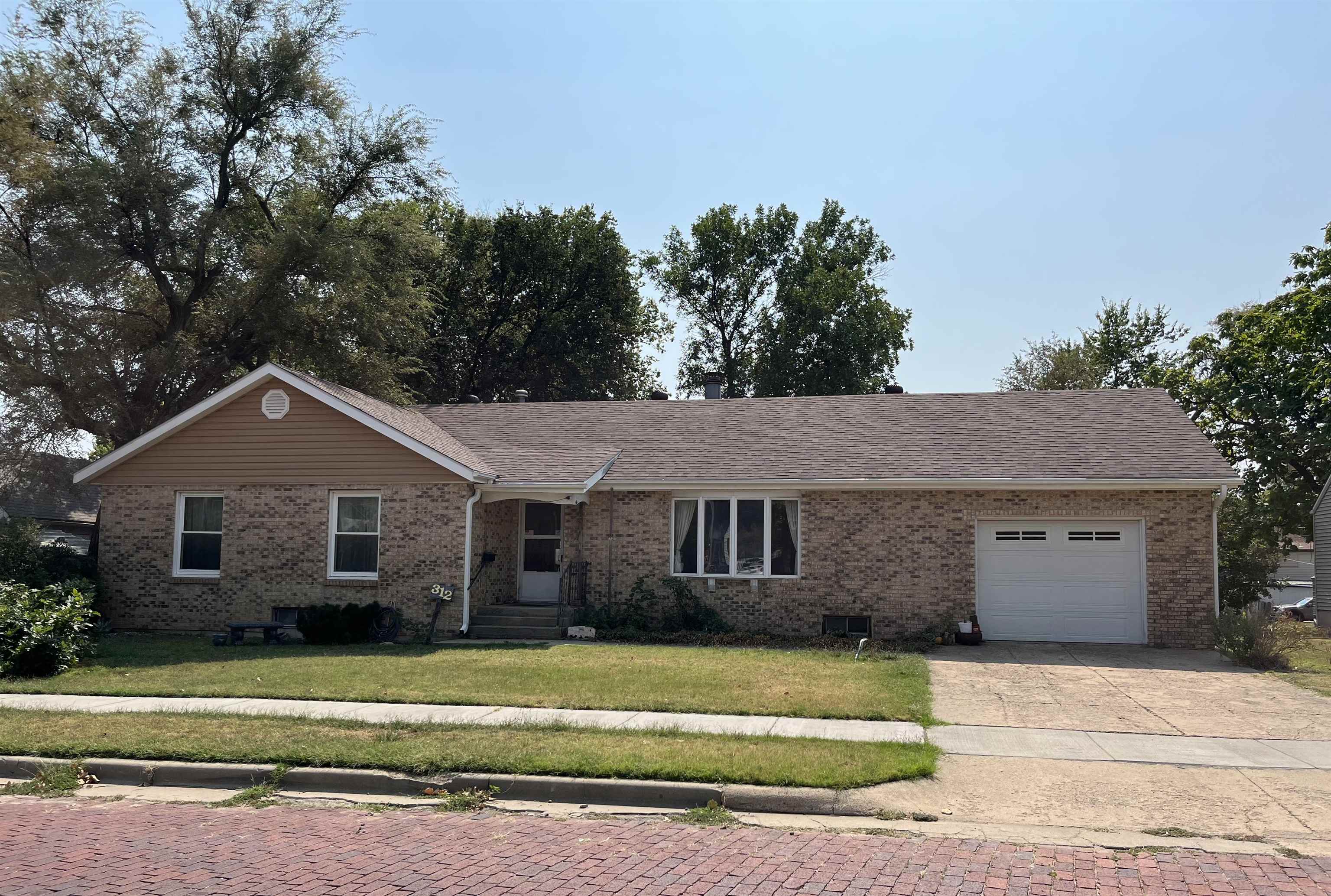 Photo of 312 W 3rd St in Ellsworth, KS