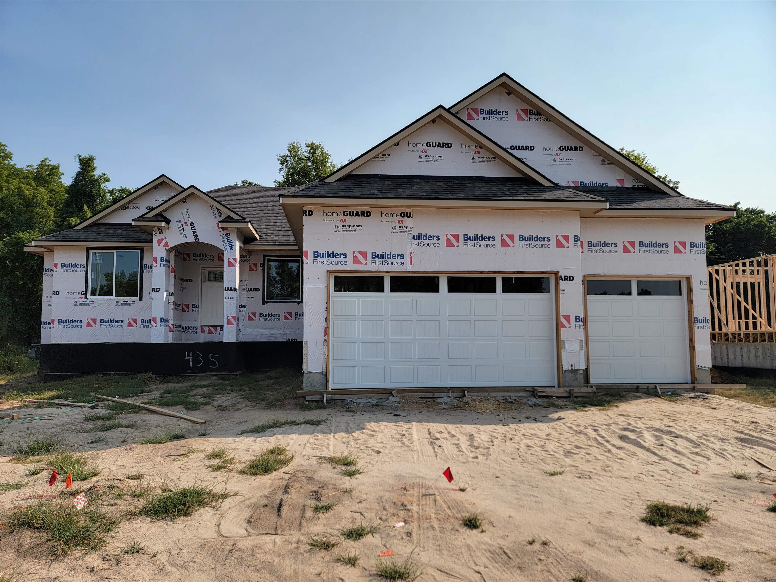 435 E River Birch Cir, Haysville, KS 67060