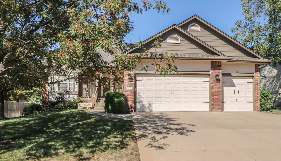 Beautifully maintained 4 bedroom, 3 bath, viewout ranch in the desirable Park Hill subdivision!  Clo