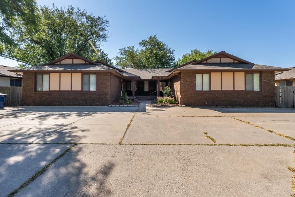 Looking for that perfect starter or investment property? Here you go! Move In Ready, West Wichita Co