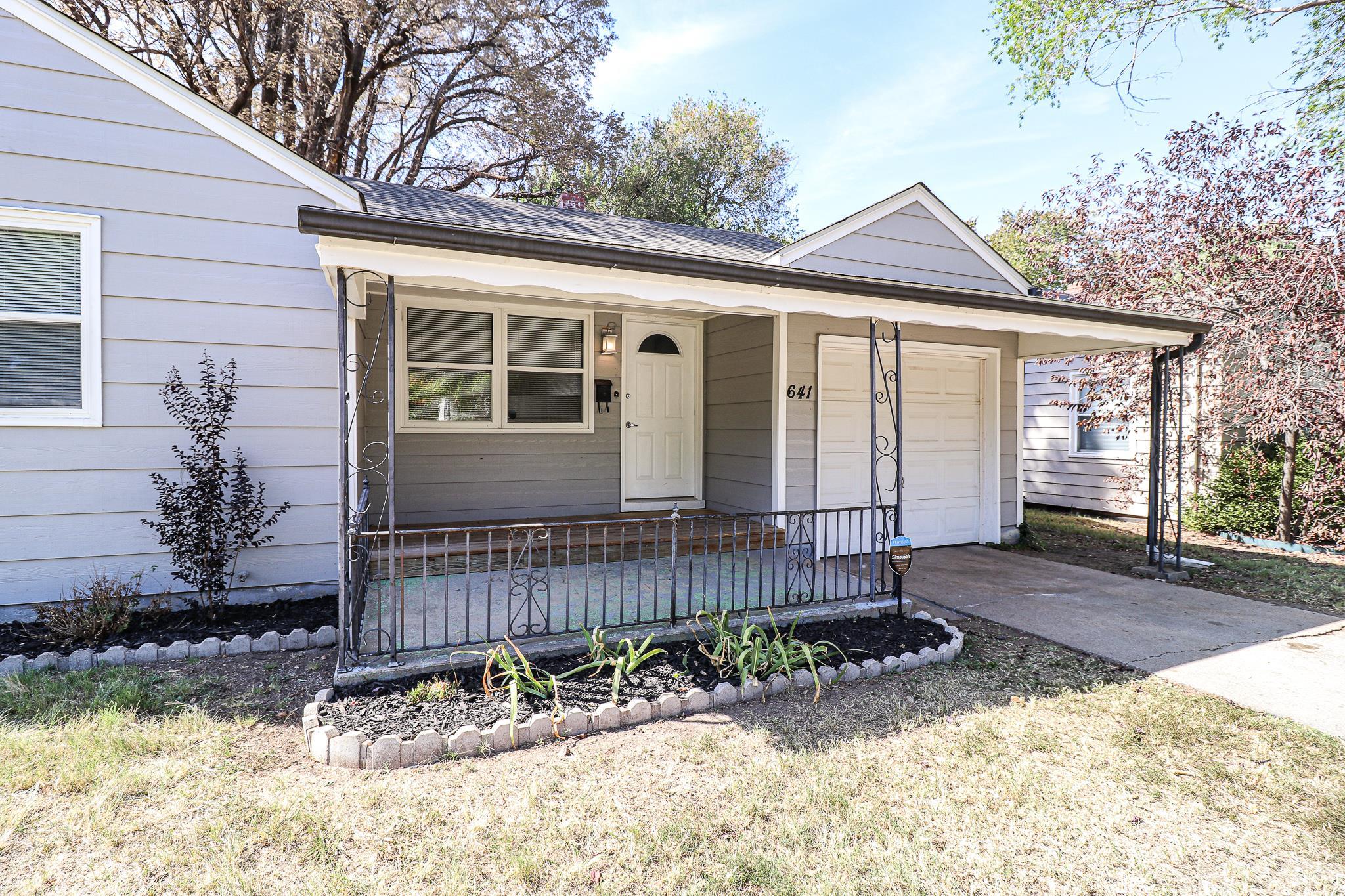Check out this move-in ready 3 bed, 1 bath home! This one is a charmer, you’ll fall in love with the