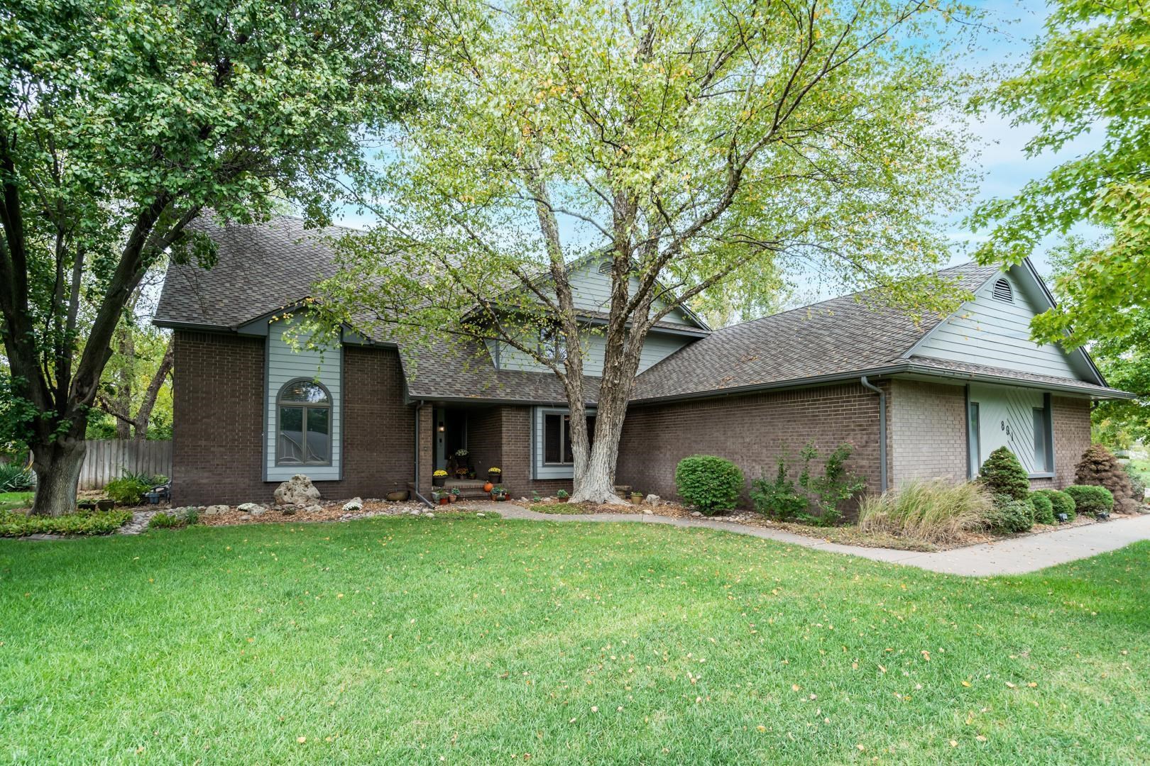 801 Ridge Point, Mulvane, KS 67110