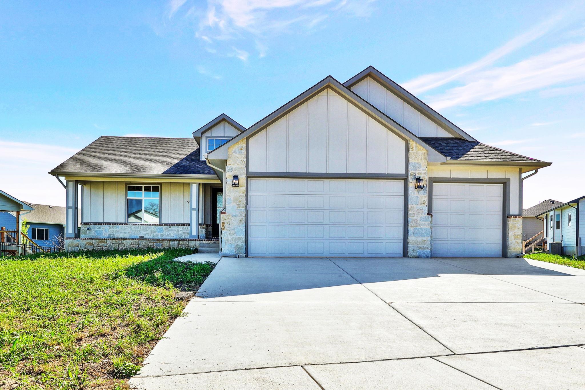 Photo of 1914 S Teakwood St in Wichita, KS