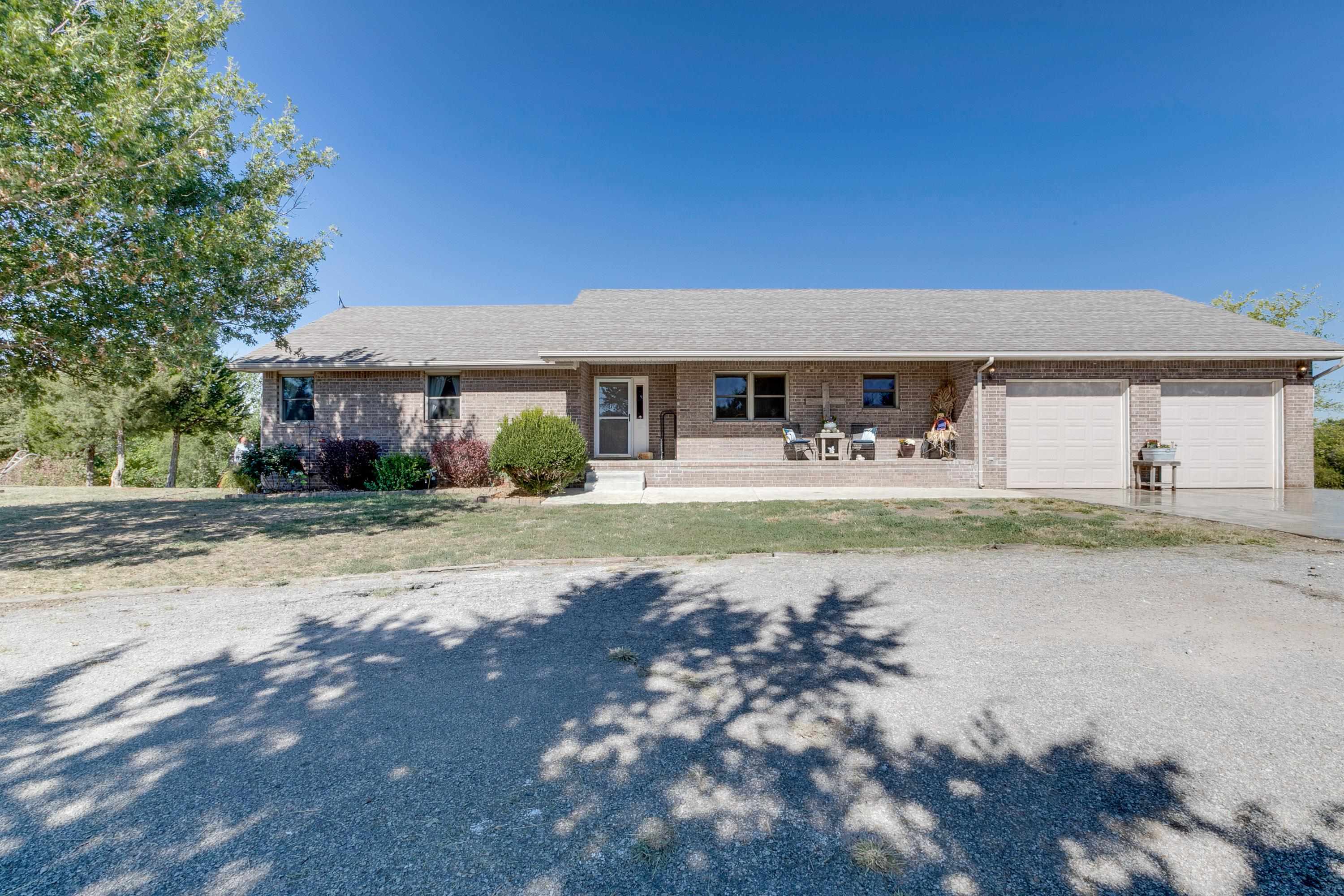 Photo of 1555 SW Butler Rd in Benton, KS