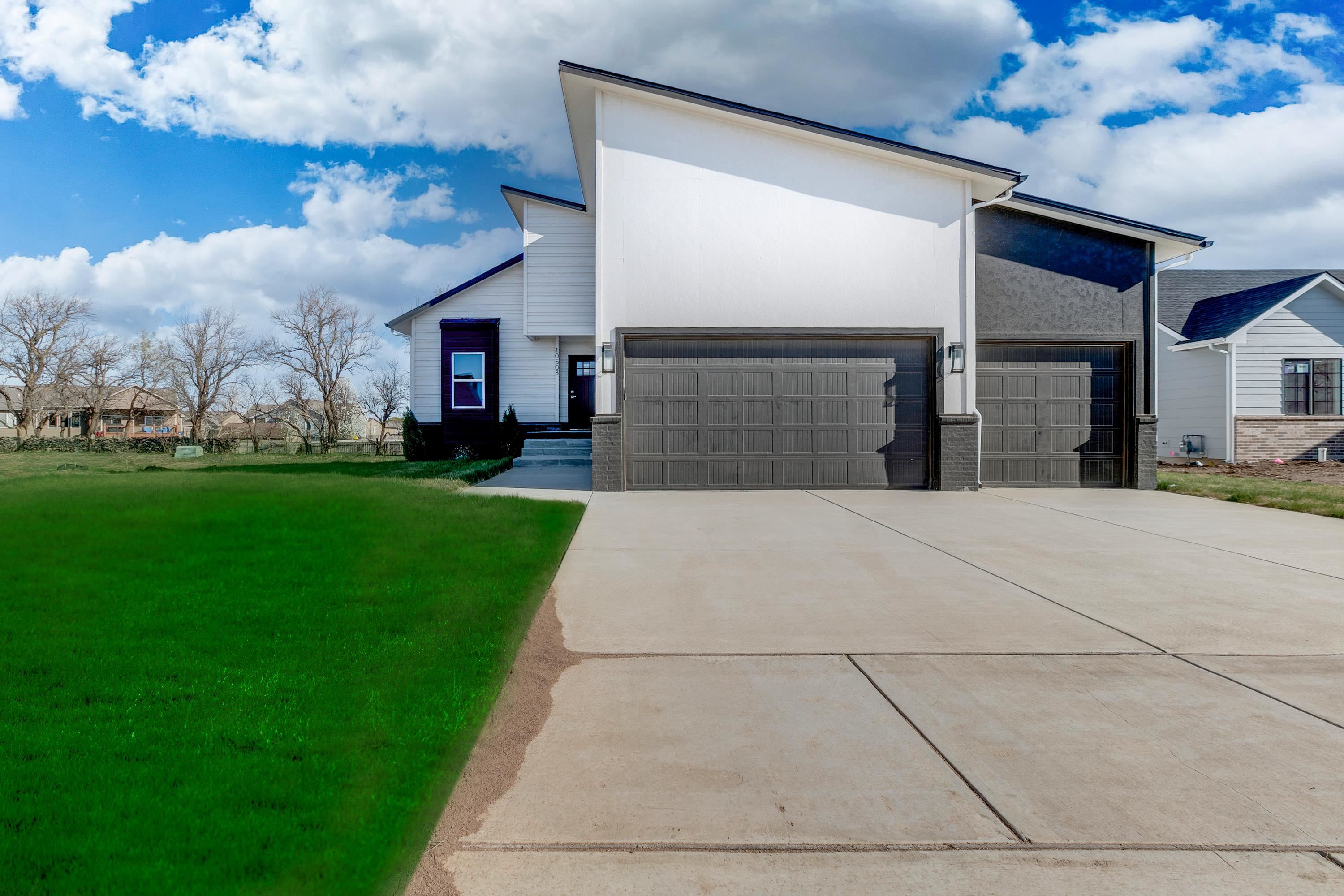 Photo of 10508 W Graber Cir in Wichita, KS