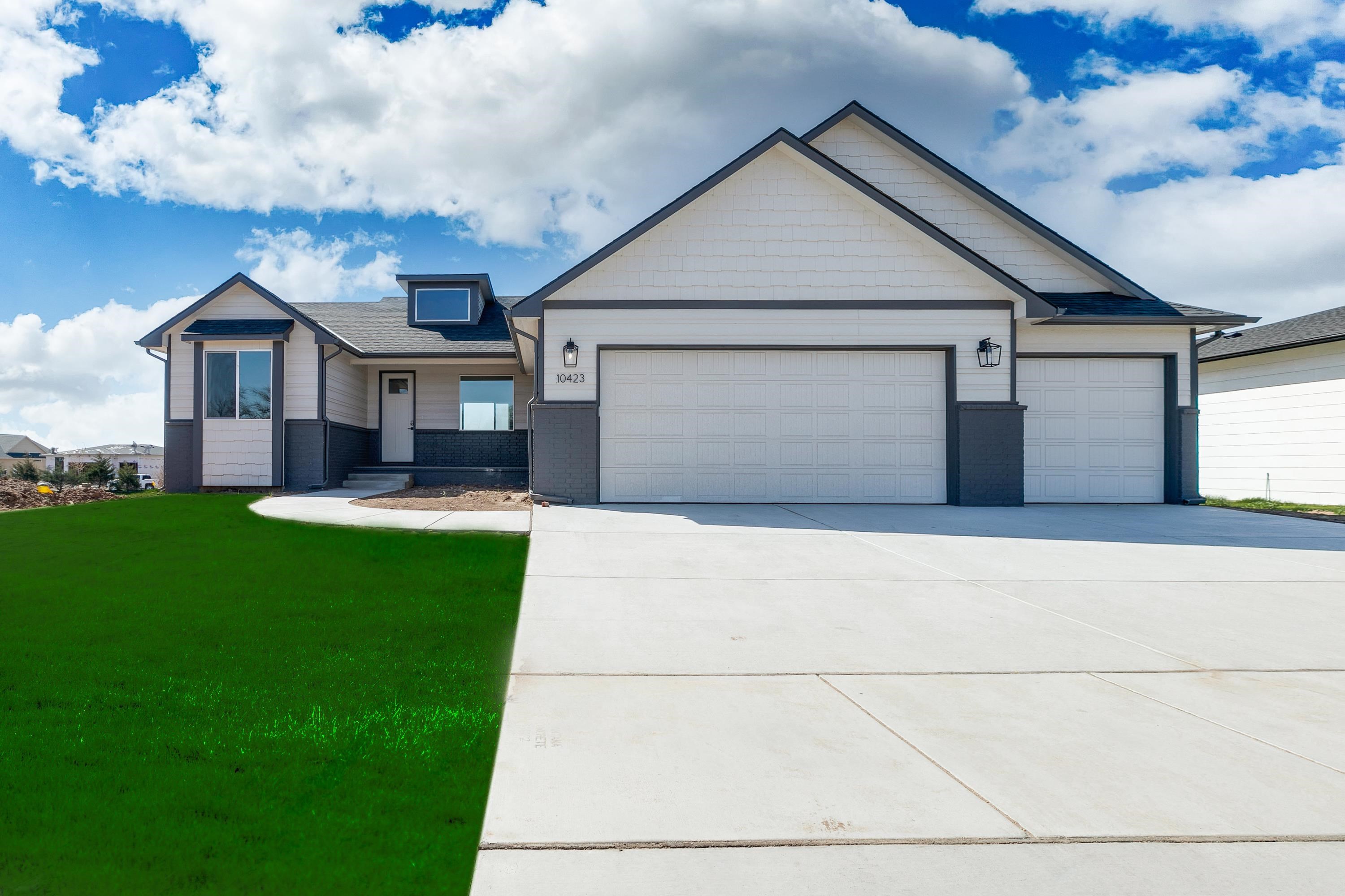 Photo of 10423 W Graber Cir in Wichita, KS