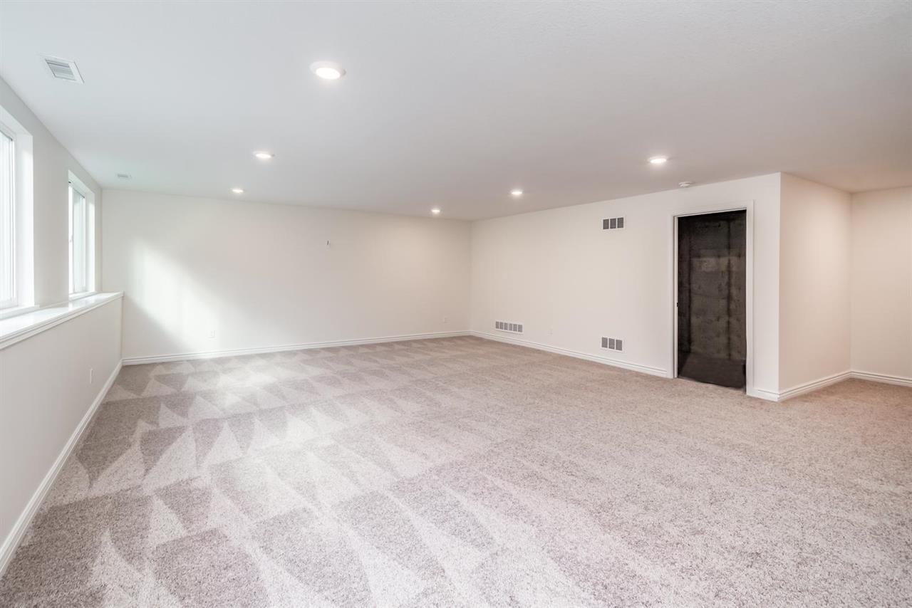 For Sale: 1531 S Meadowhaven St, Andover KS
