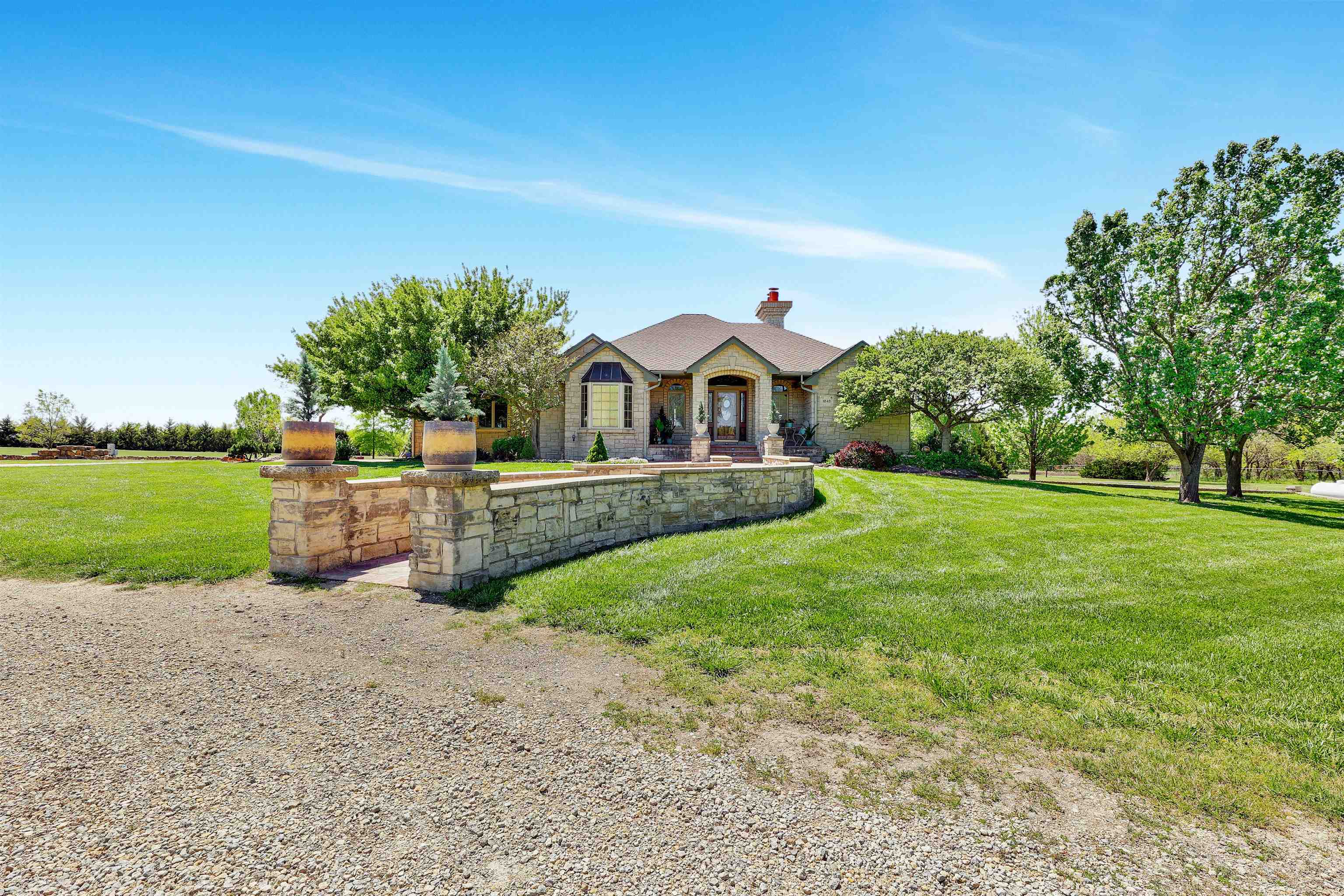 Photo of 1243 N Greenwich Rd in Mulvane, KS