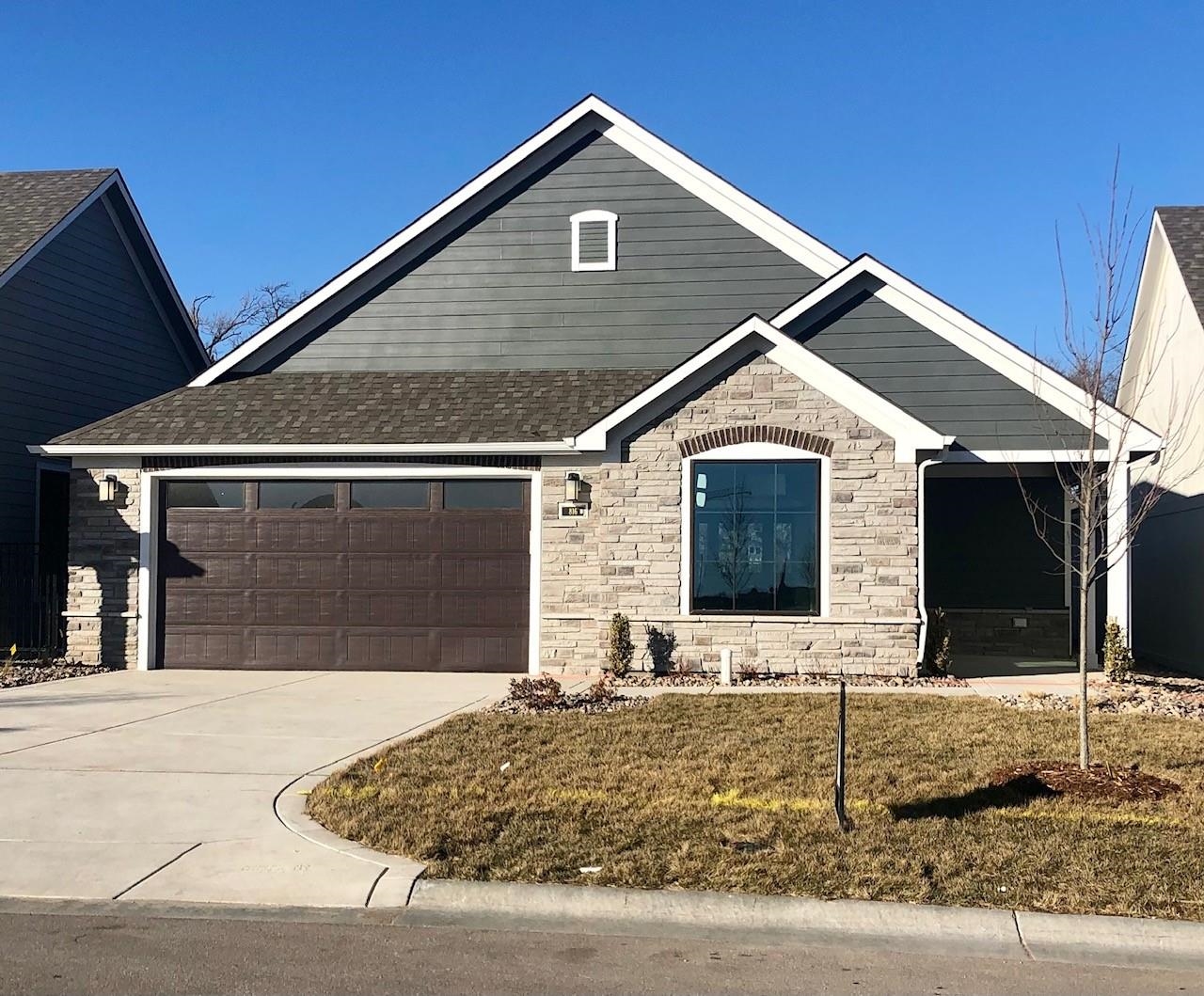 Photo of 816 E Park Pl in Andover, KS