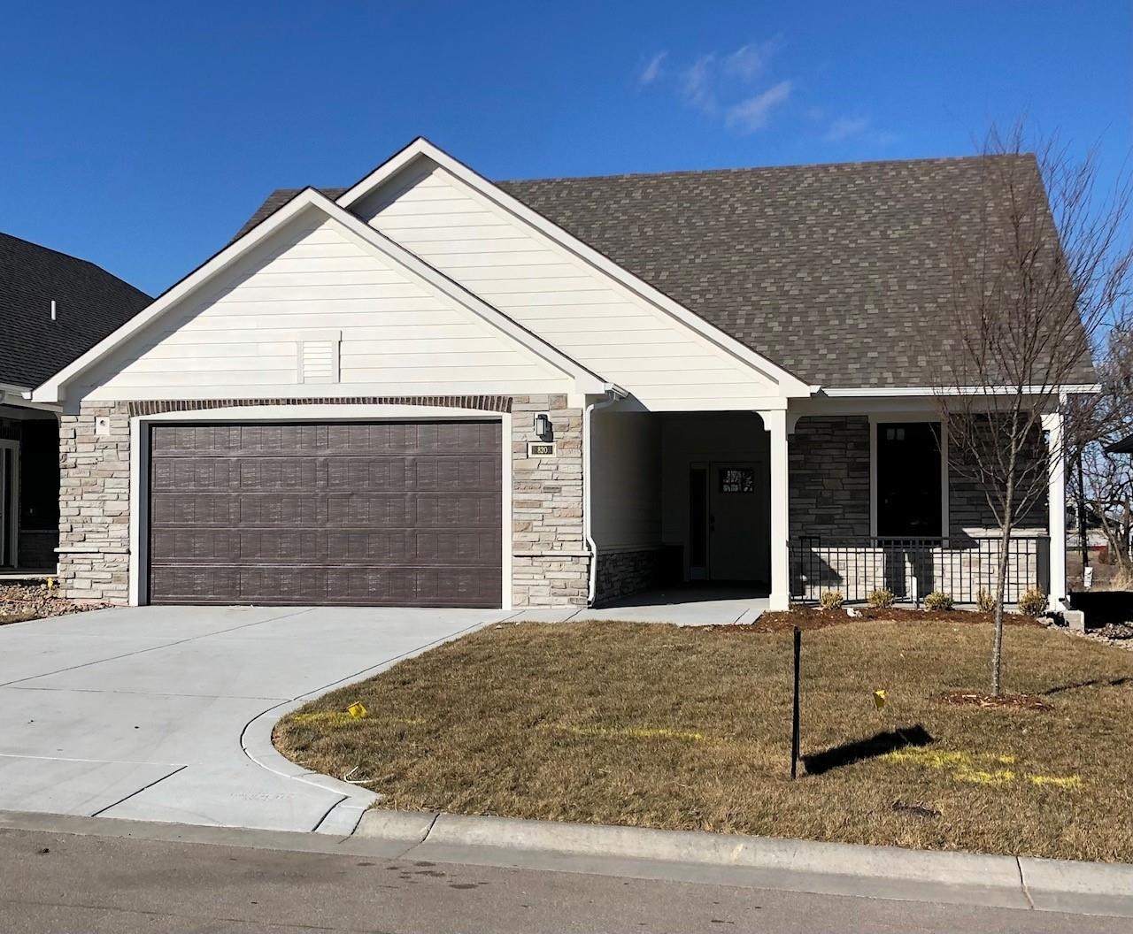 Photo of 820 E Park Pl in Andover, KS