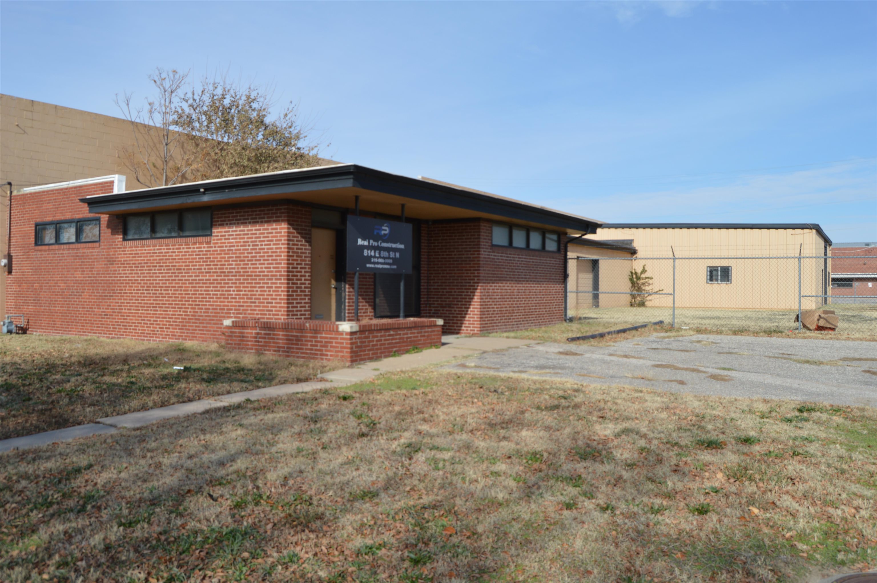 Photo of 814 E 8th St N in Wichita, KS