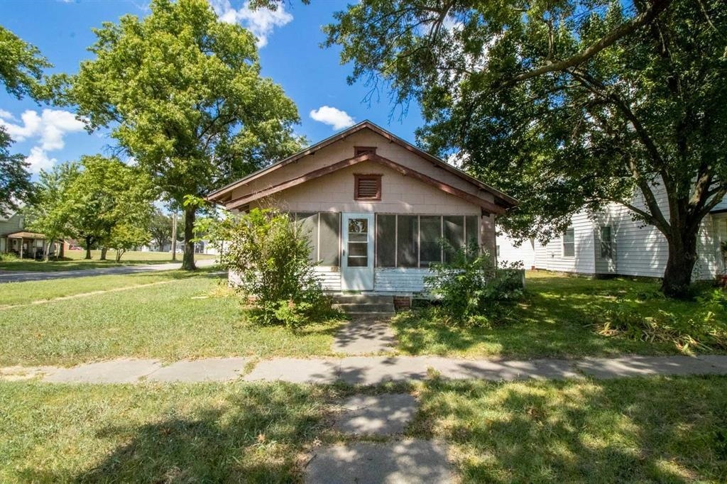 Photo of 822 Wisconsin St in Neodesha, KS