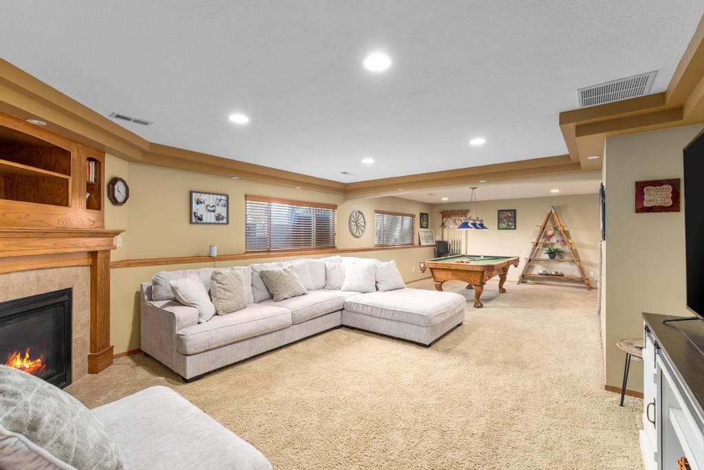 3846 N Rutgers Ct