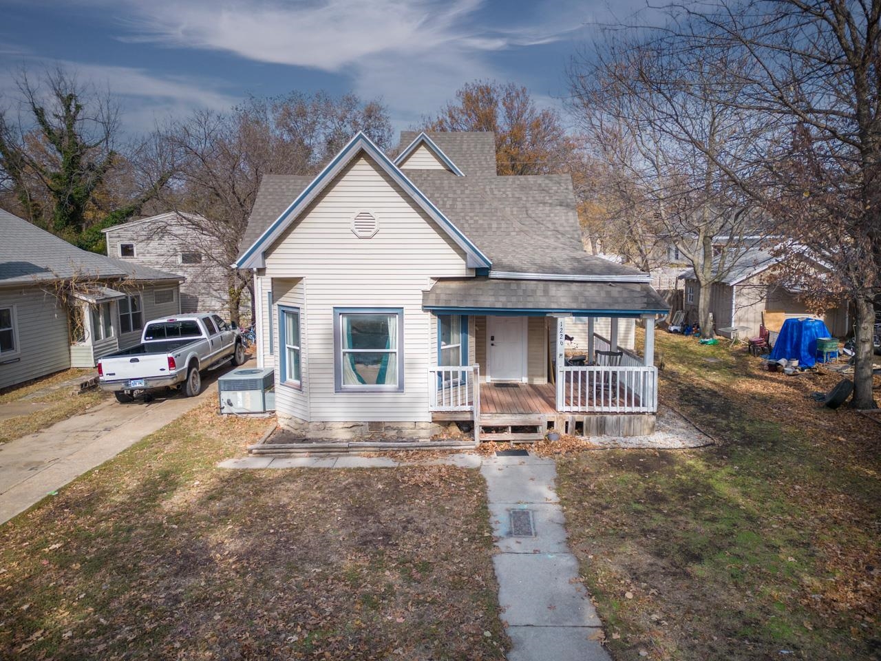 For Sale: 1226 E 8th Ave, Winfield KS