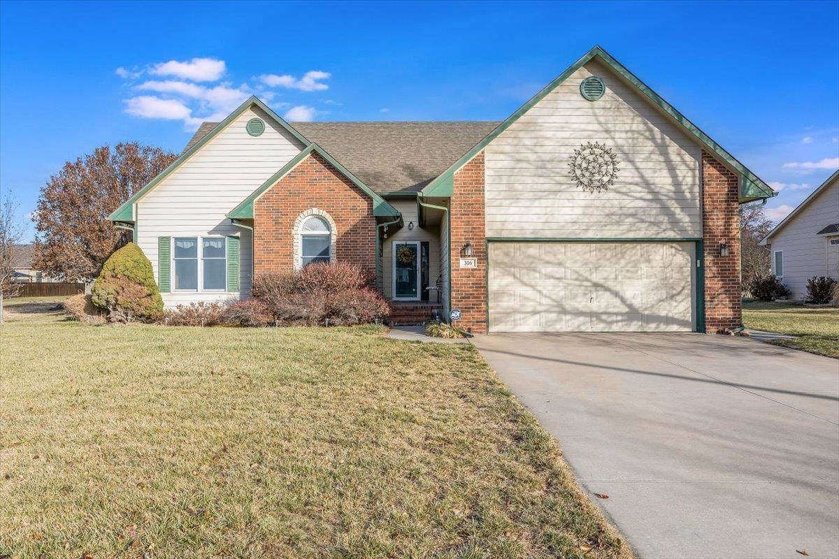 Photo of 316 Old Colony Ct in North Newton, KS
