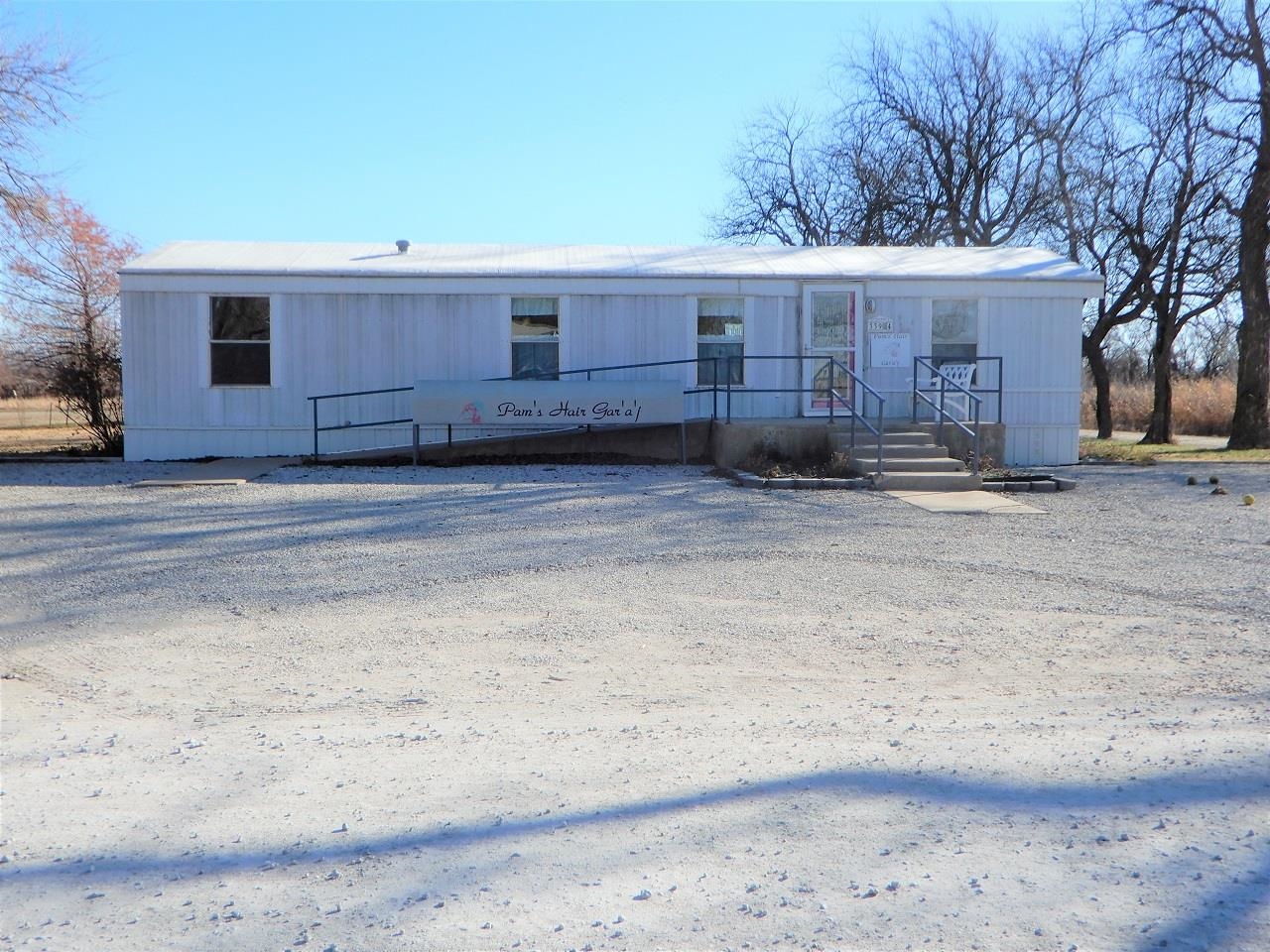 Photo of 33934 Tower Rd in Arkansas City, KS