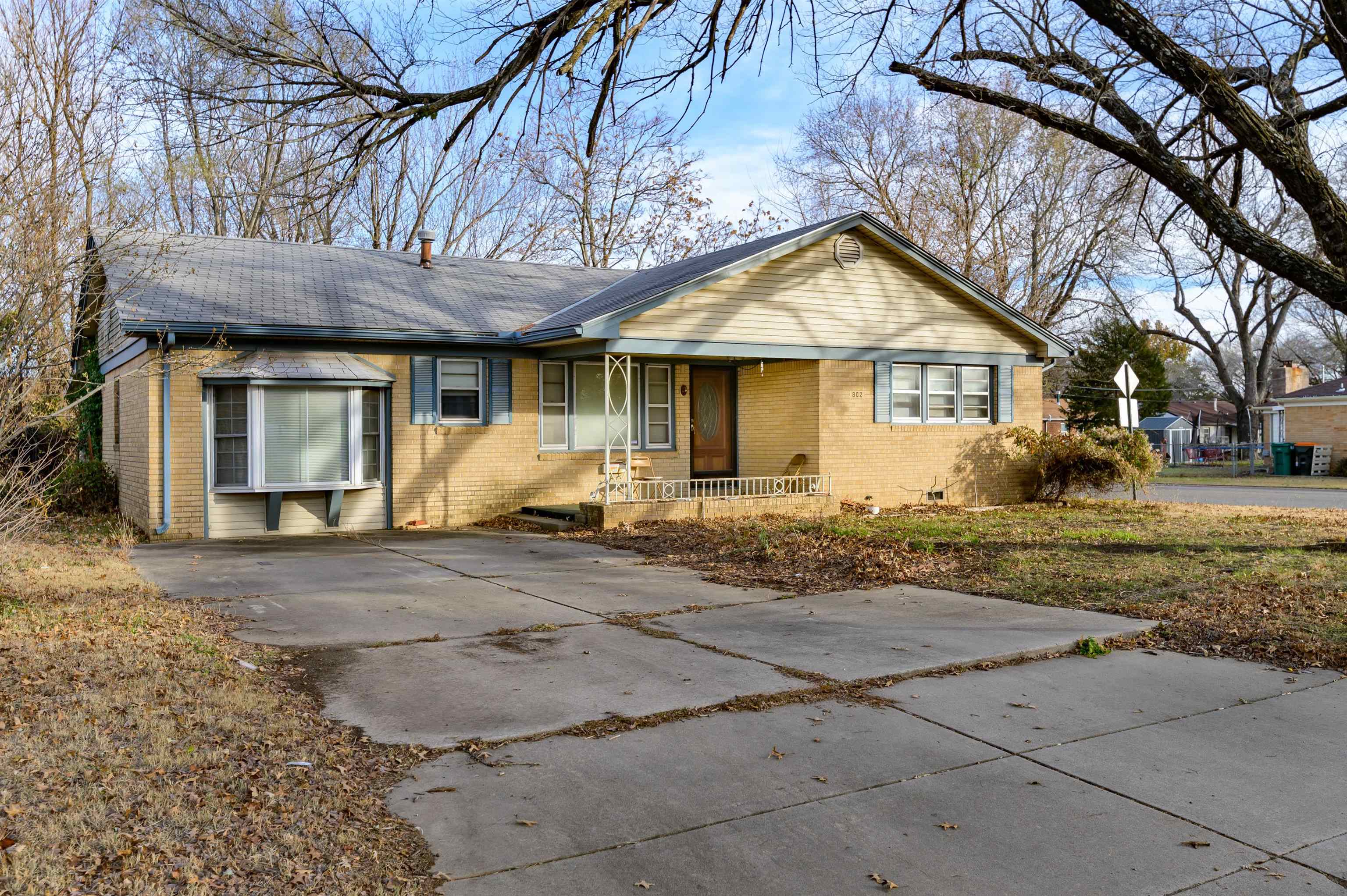 802 Westview Dr