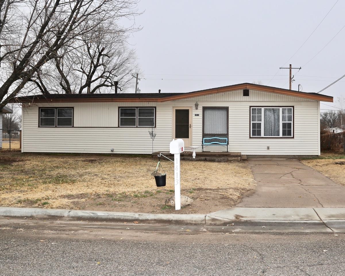 Photo of 1413 Eastland Dr in Hutchinson, KS