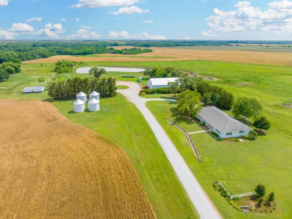 Photo of 421 W 60th St S in Wellington, KS