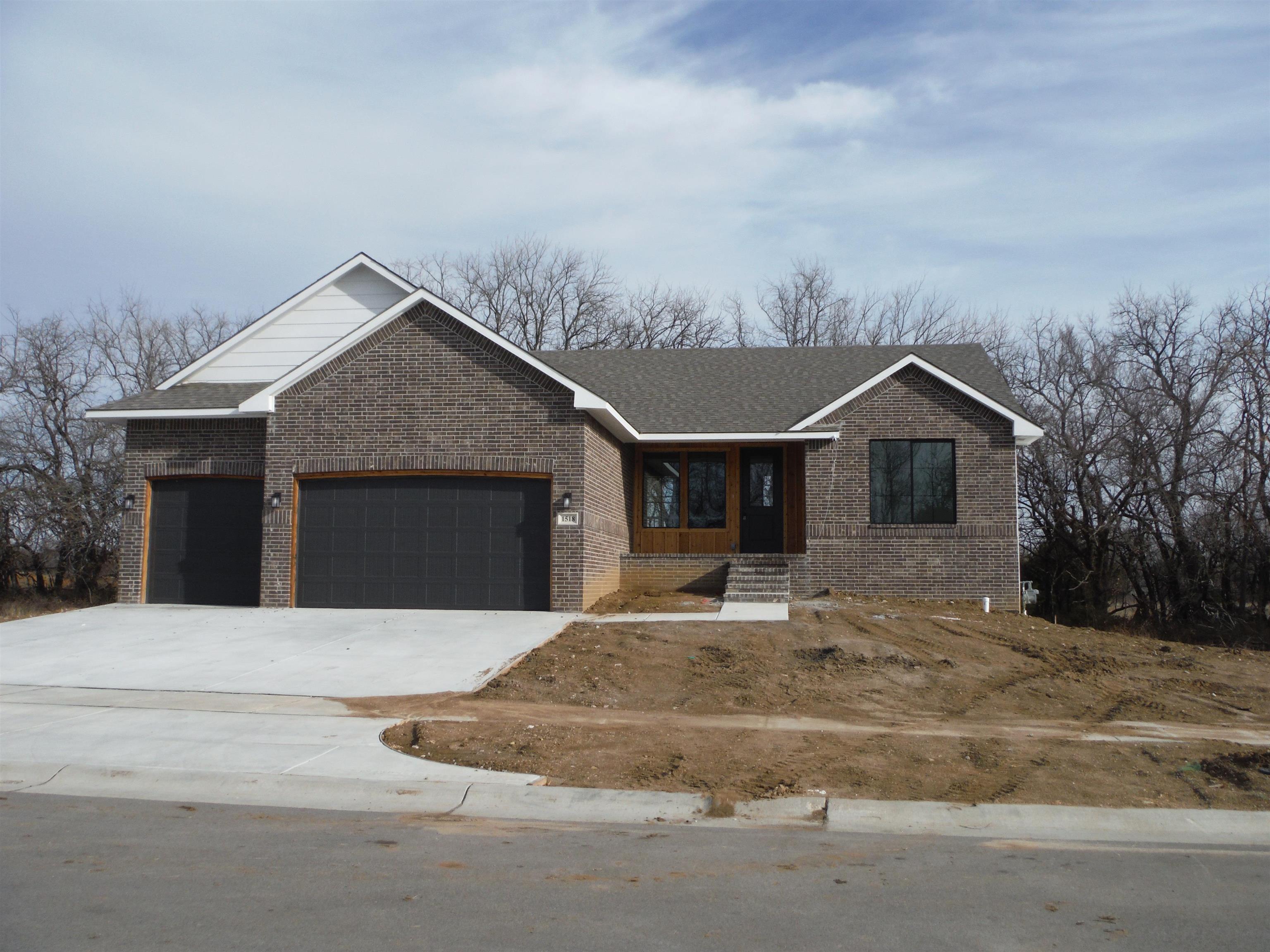 Photo of 1518 S Meadowhaven in Andover, KS