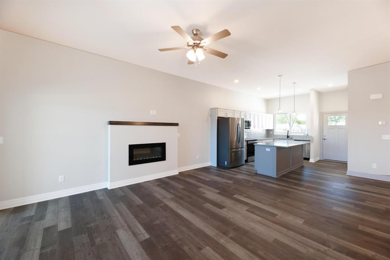 For Sale: 924 N Bayshore Dr, Wichita KS