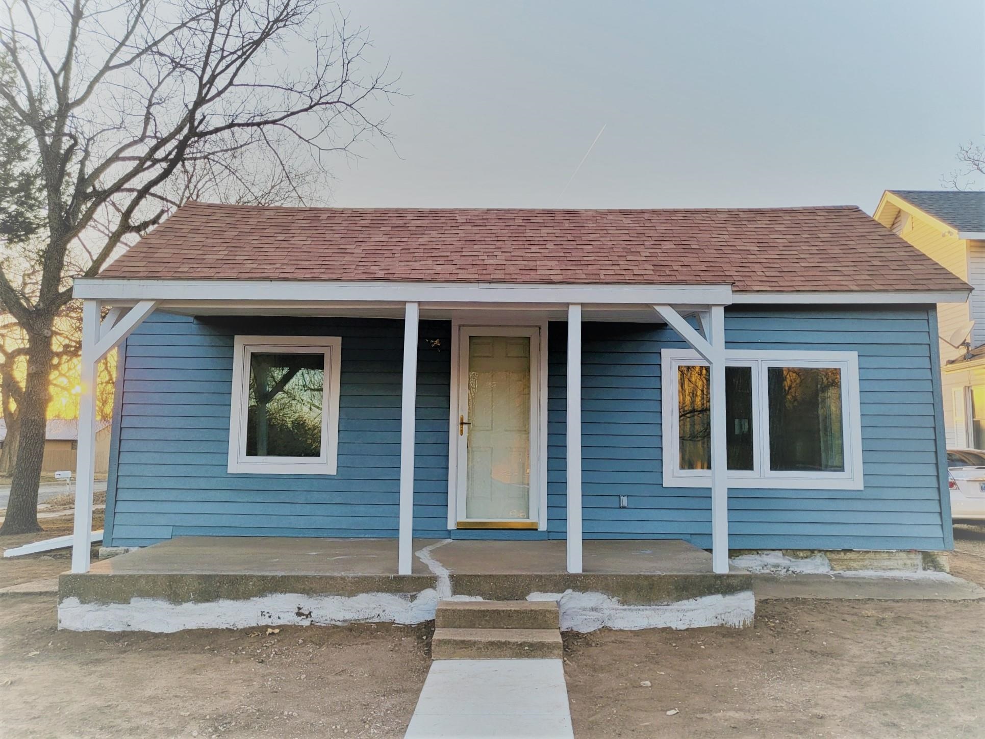 Photo of 1223 Mansfield St in Winfield, KS