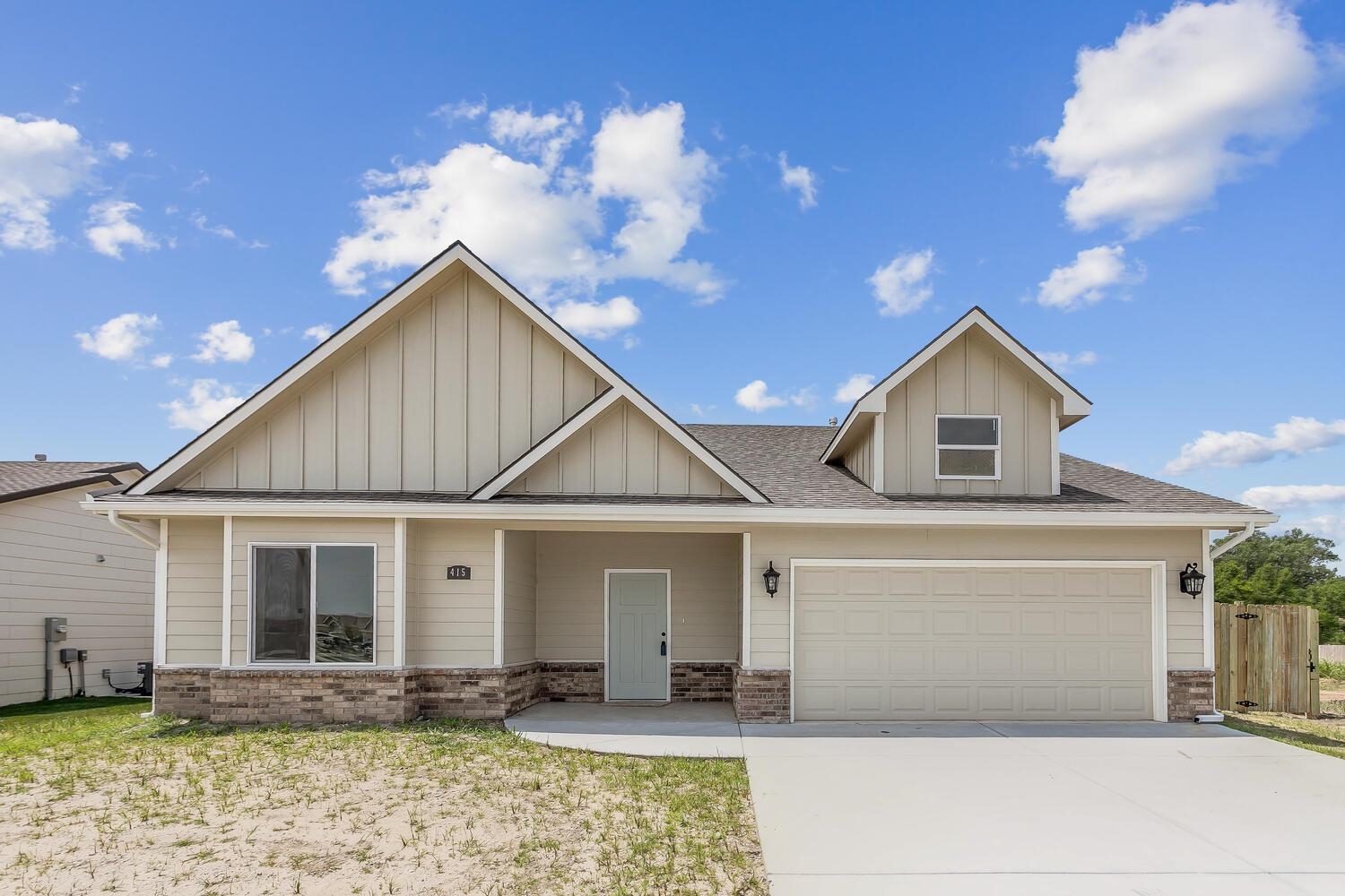 Photo of 415 S Sweetwater Rd in Maize, KS