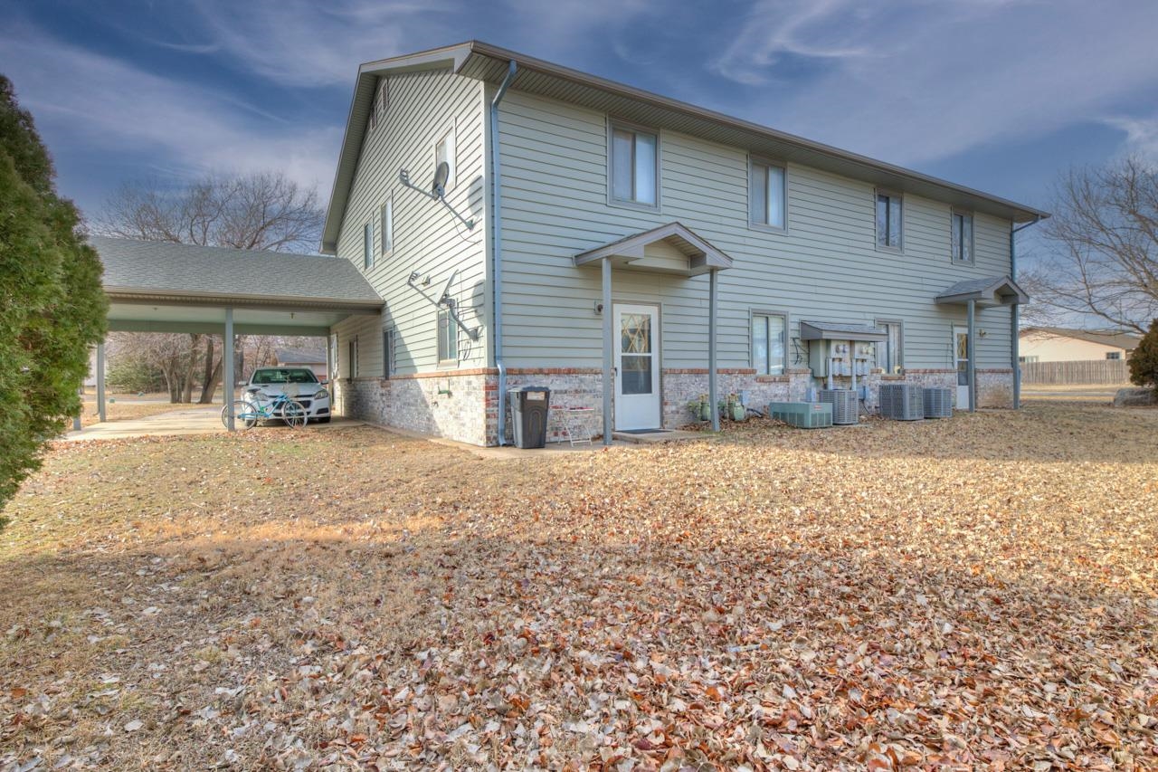 For Sale: 1905 E 20th Ave, Winfield KS