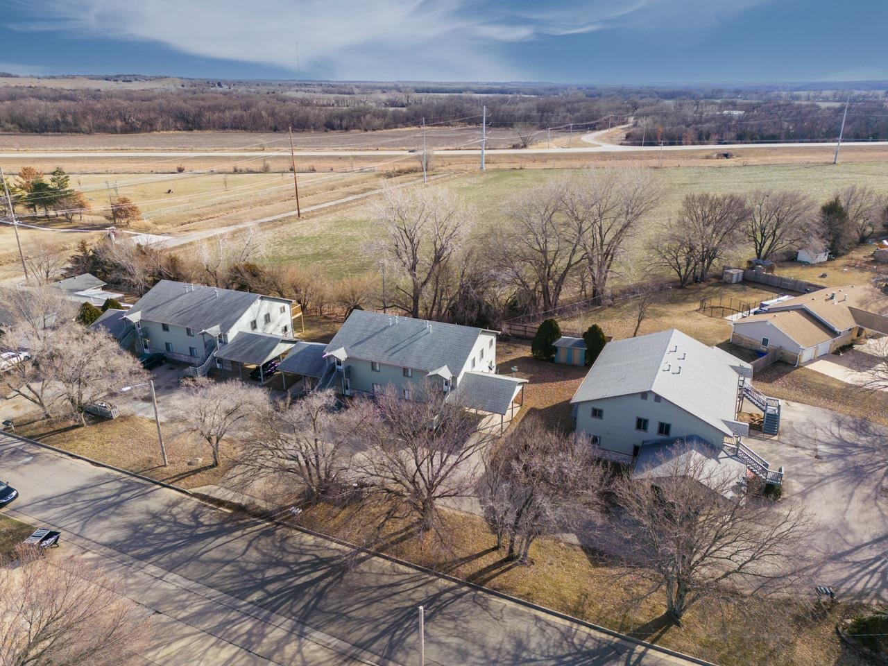 For Sale: 1905 E 20th Ave, Winfield KS