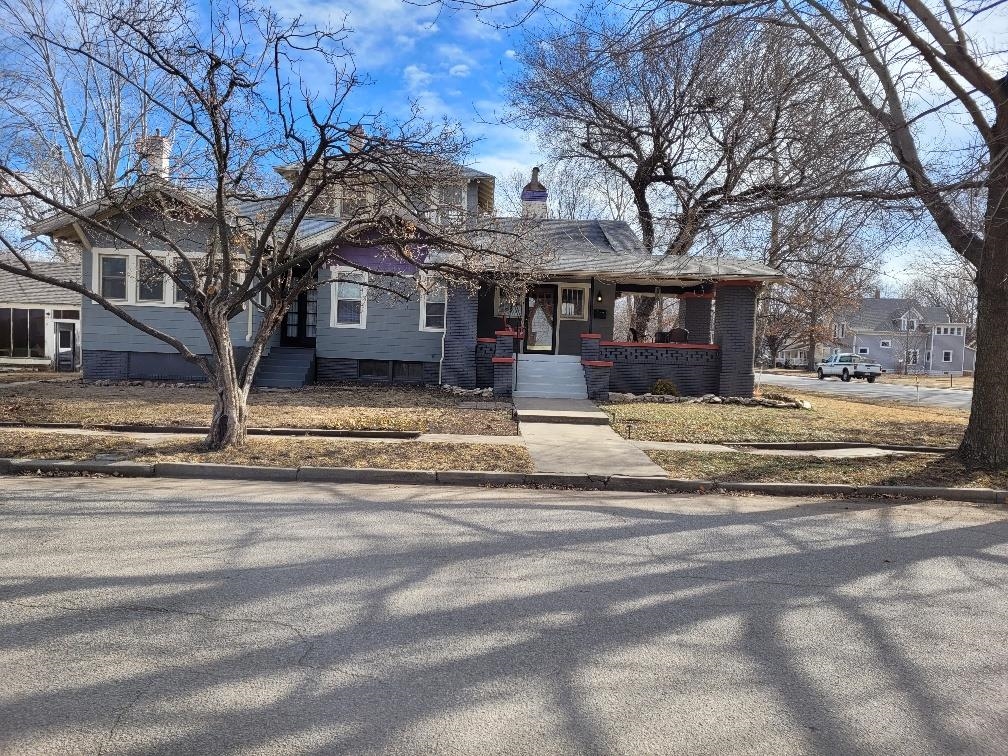 For Sale: 802 E 9th Ave, Winfield KS