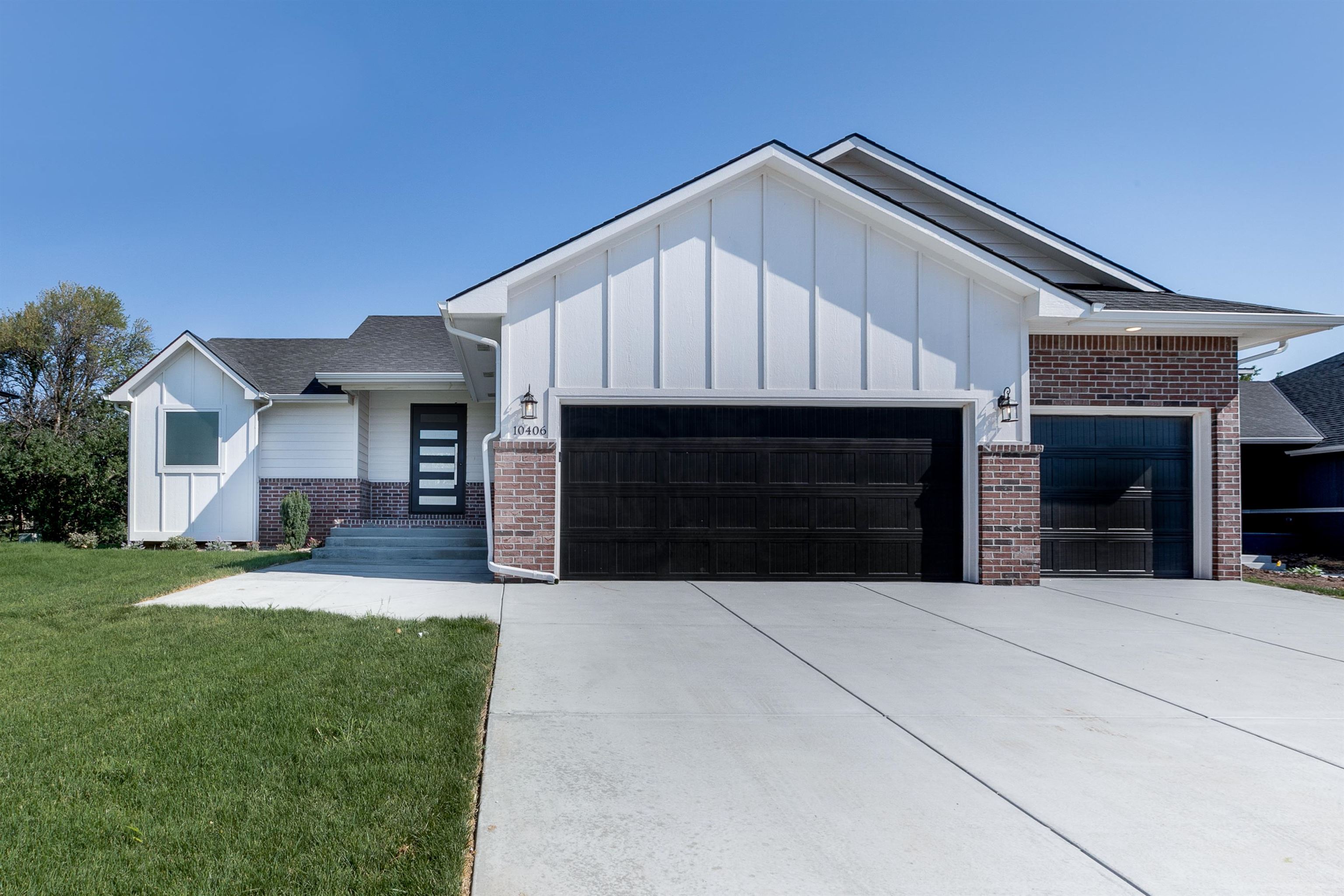 Photo of 10406 W Graber Cir in Wichita, KS