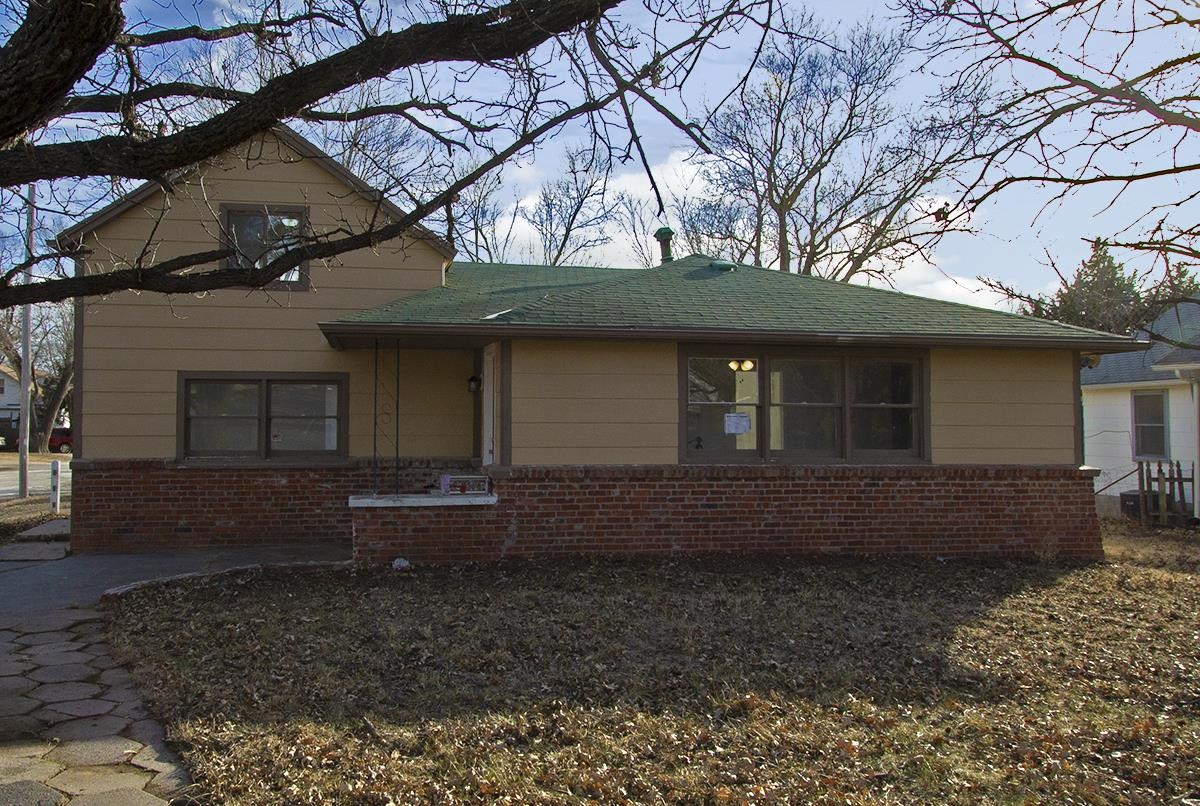 Photo of 619 E 1st St in Newton, KS