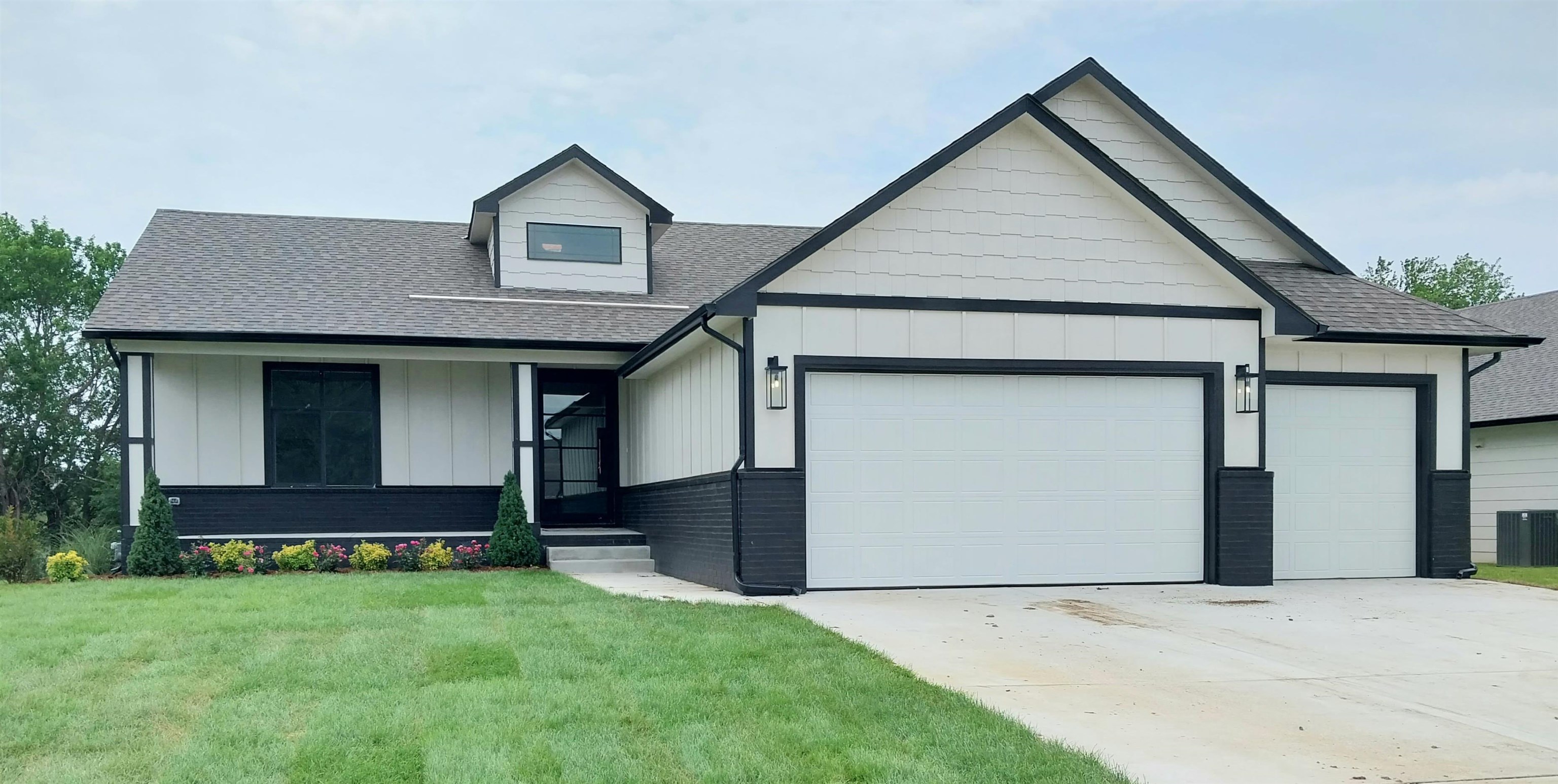 Photo of 8769 E Bradford St in Wichita, KS