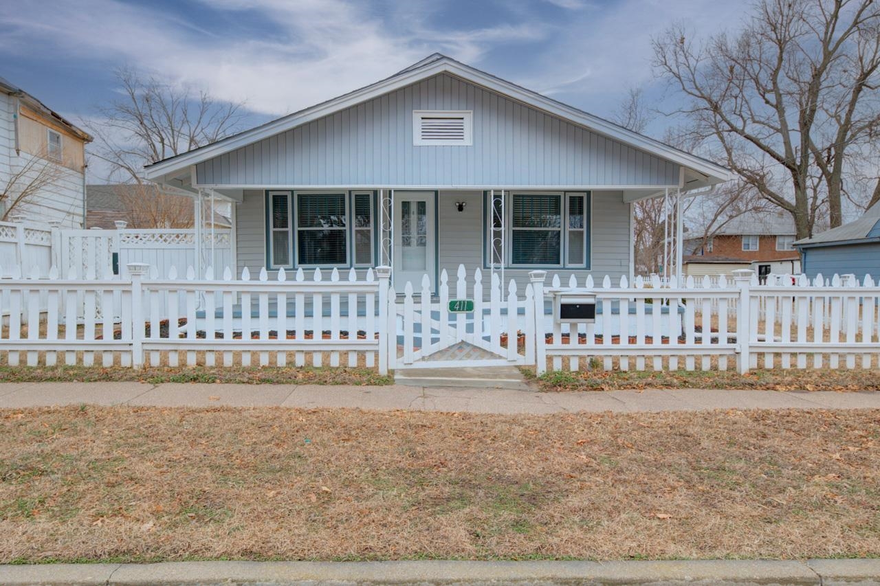 Photo of 411 W Chestnut Ave in Arkansas City, KS