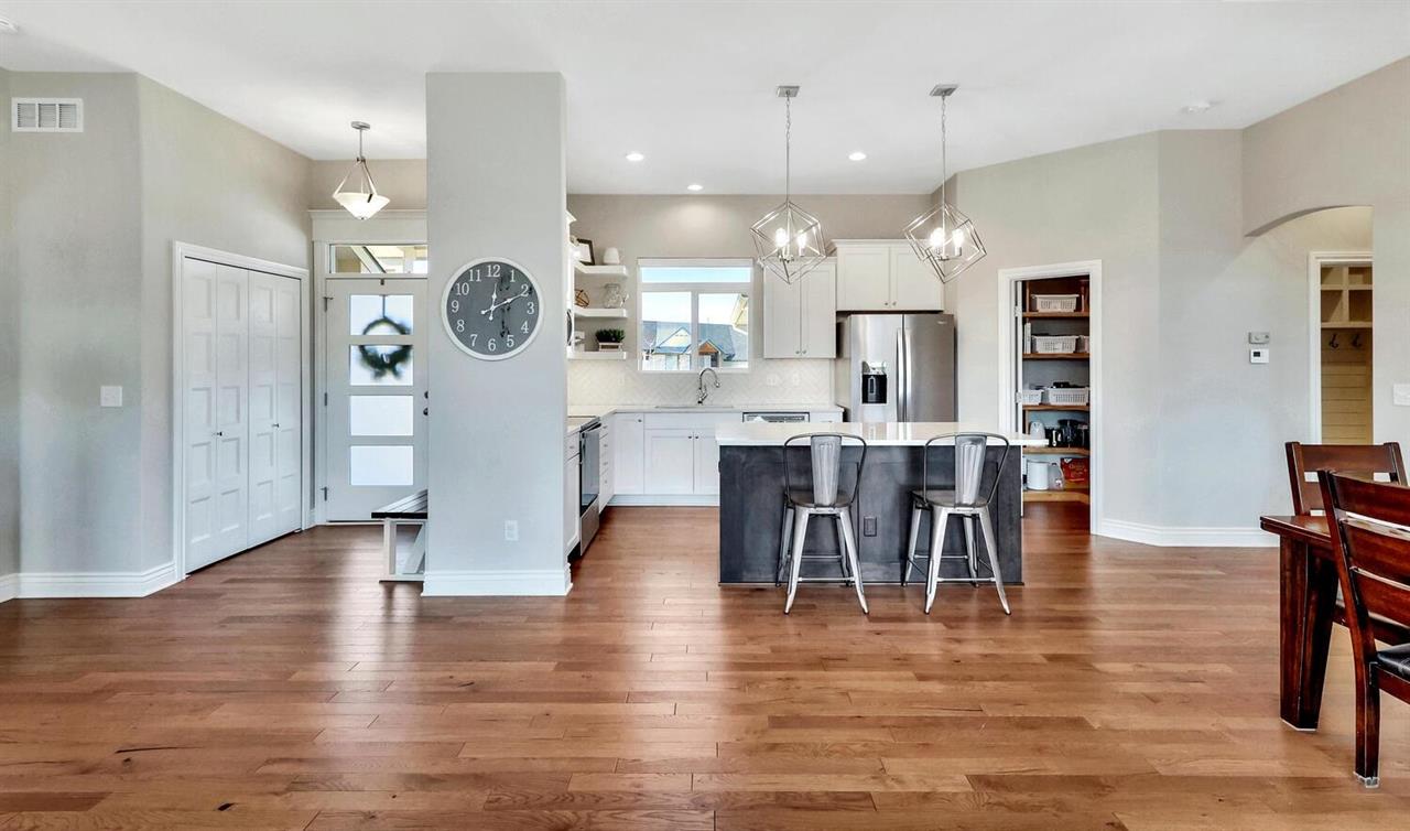 For Sale: 1220 S Fawnwood St, Wichita KS