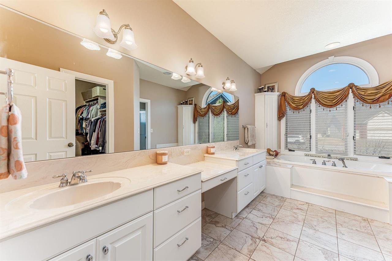 For Sale: 8634 W MEADOW PASS CT, Wichita KS