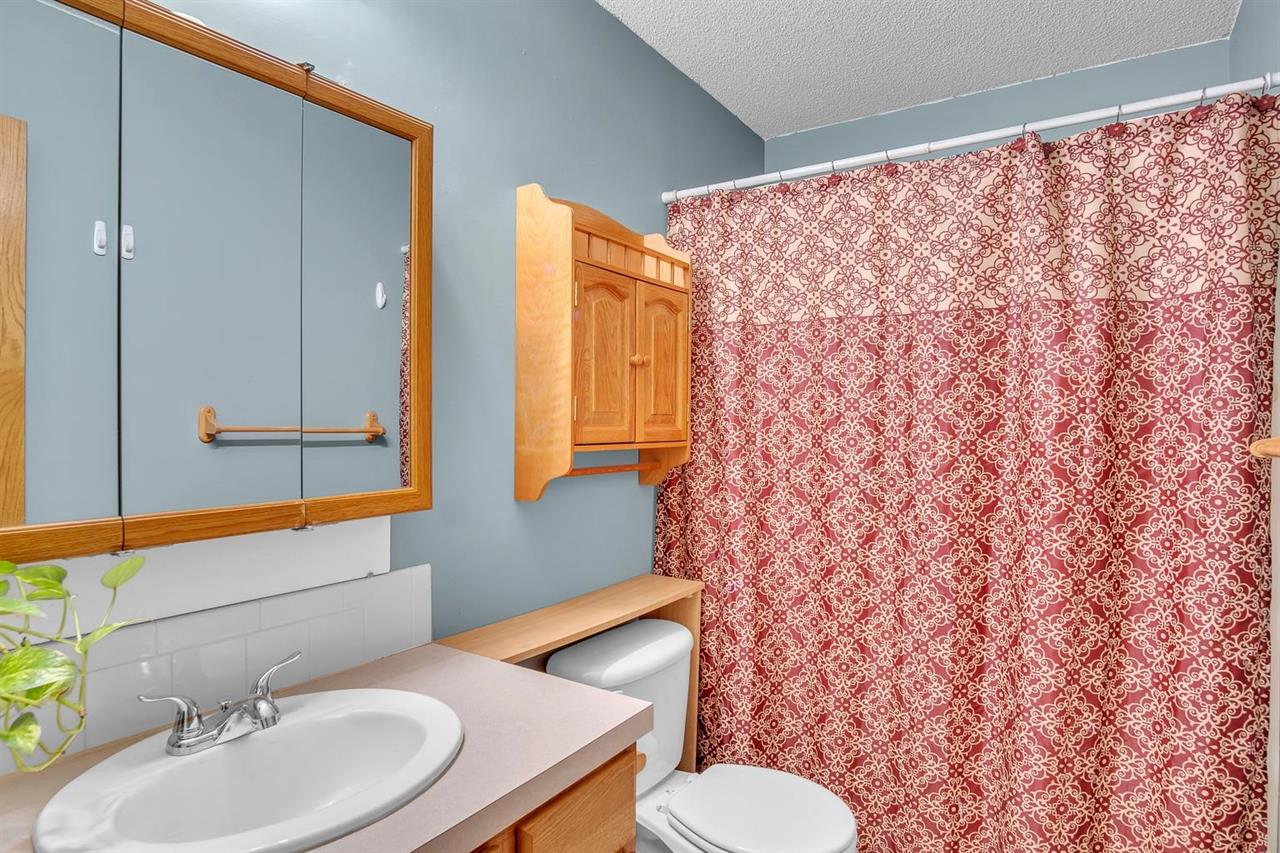 For Sale: 2306  Paddington Ct, Newton KS