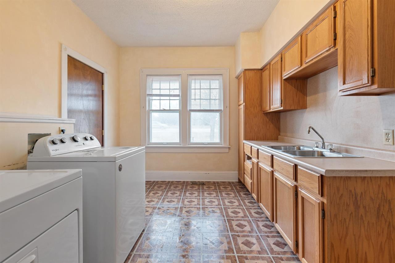 For Sale: 628 S Elizabeth St, Wichita KS